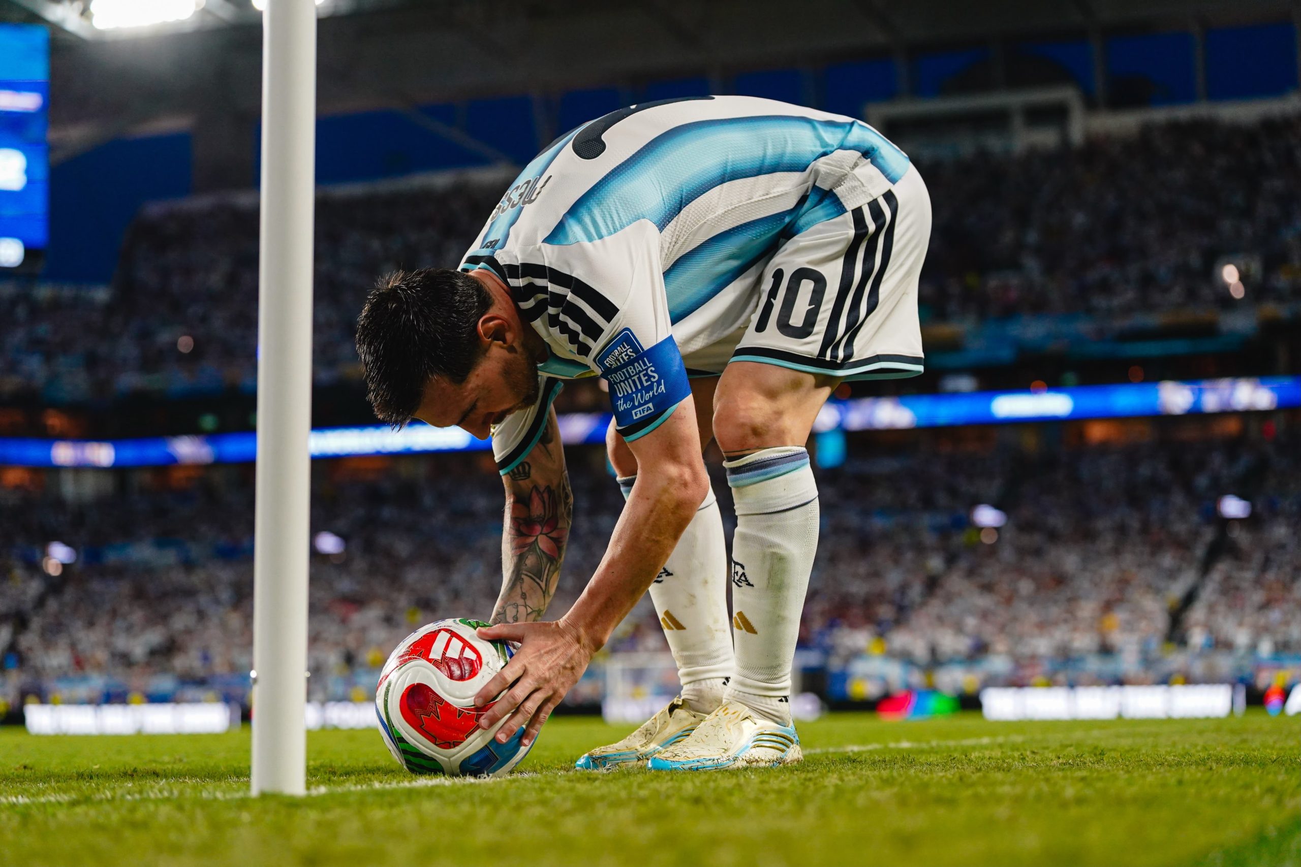 Messi taking a free kick for Argentina